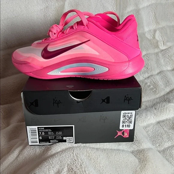 Nike women’s Aja Wilson  Bright Pink Sneakers - Picture 6 of 7